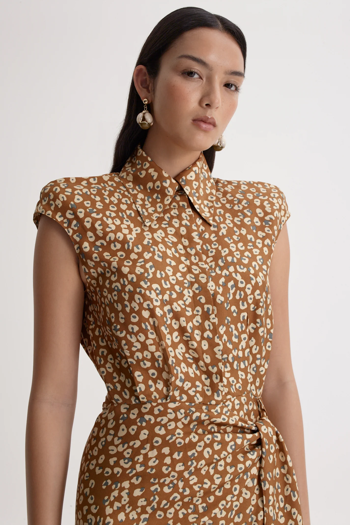 SILK ANIMAL PRINT WRAP DRESS - Image 3