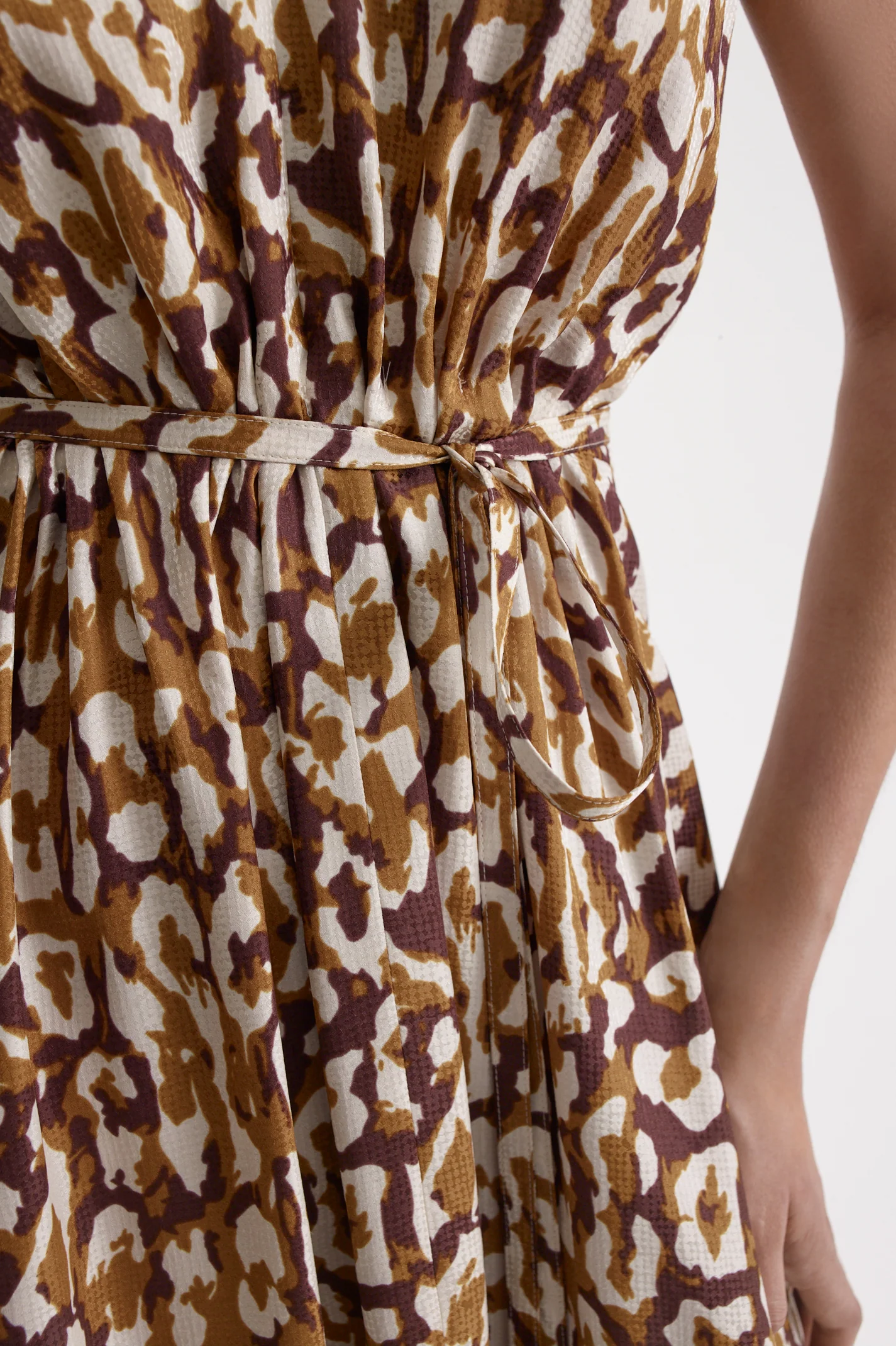 SILK JACQUARD ANIMAL PRINT DRESS - Image 7